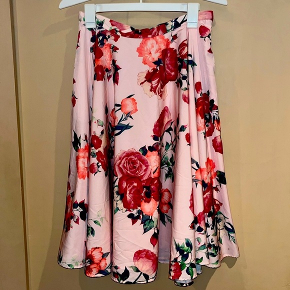 Modcloth fully lined pink with florals  A line skirt size medium, with pockets - Picture 1 of 8